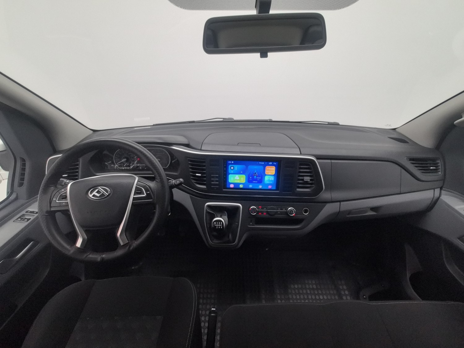 Used SAIC MAXUS V80 2023 2.0 MT