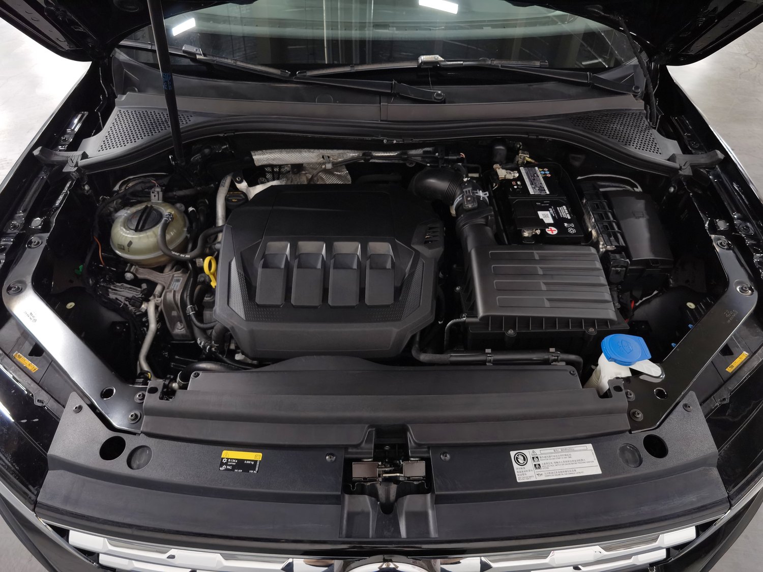 Used Volkswagen Tiguan L 2021 2.0 AT