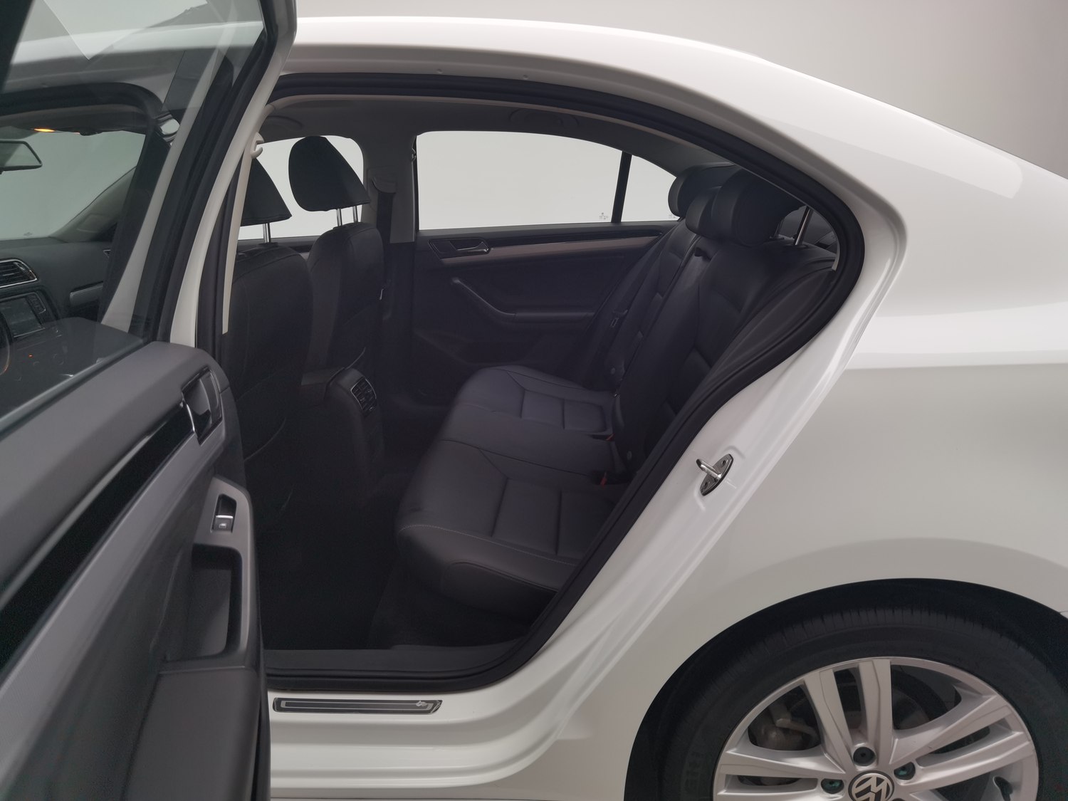 Used Volkswagen Sagitar 2018 1.4 AT
