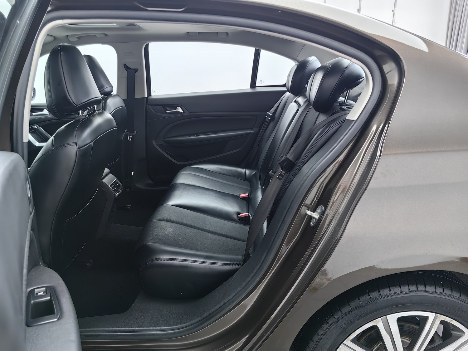 Used Peugeot 408 2016 1.6 AT