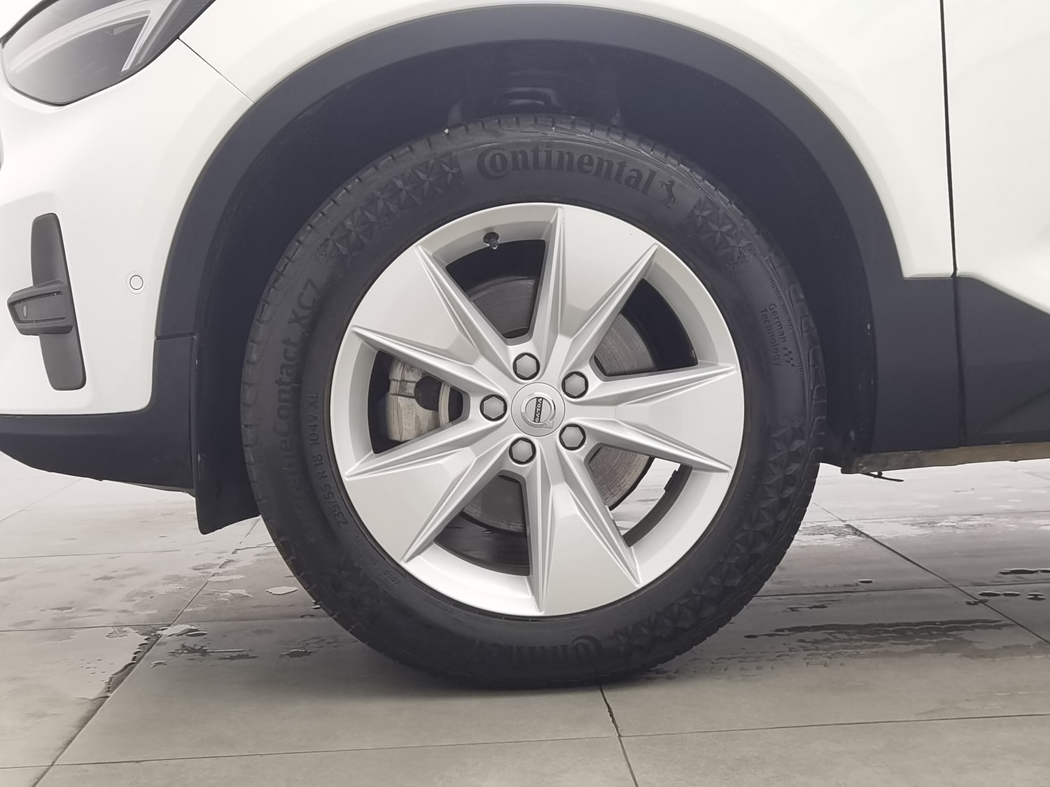 Used Volvo XC40 2023 2.0 AT