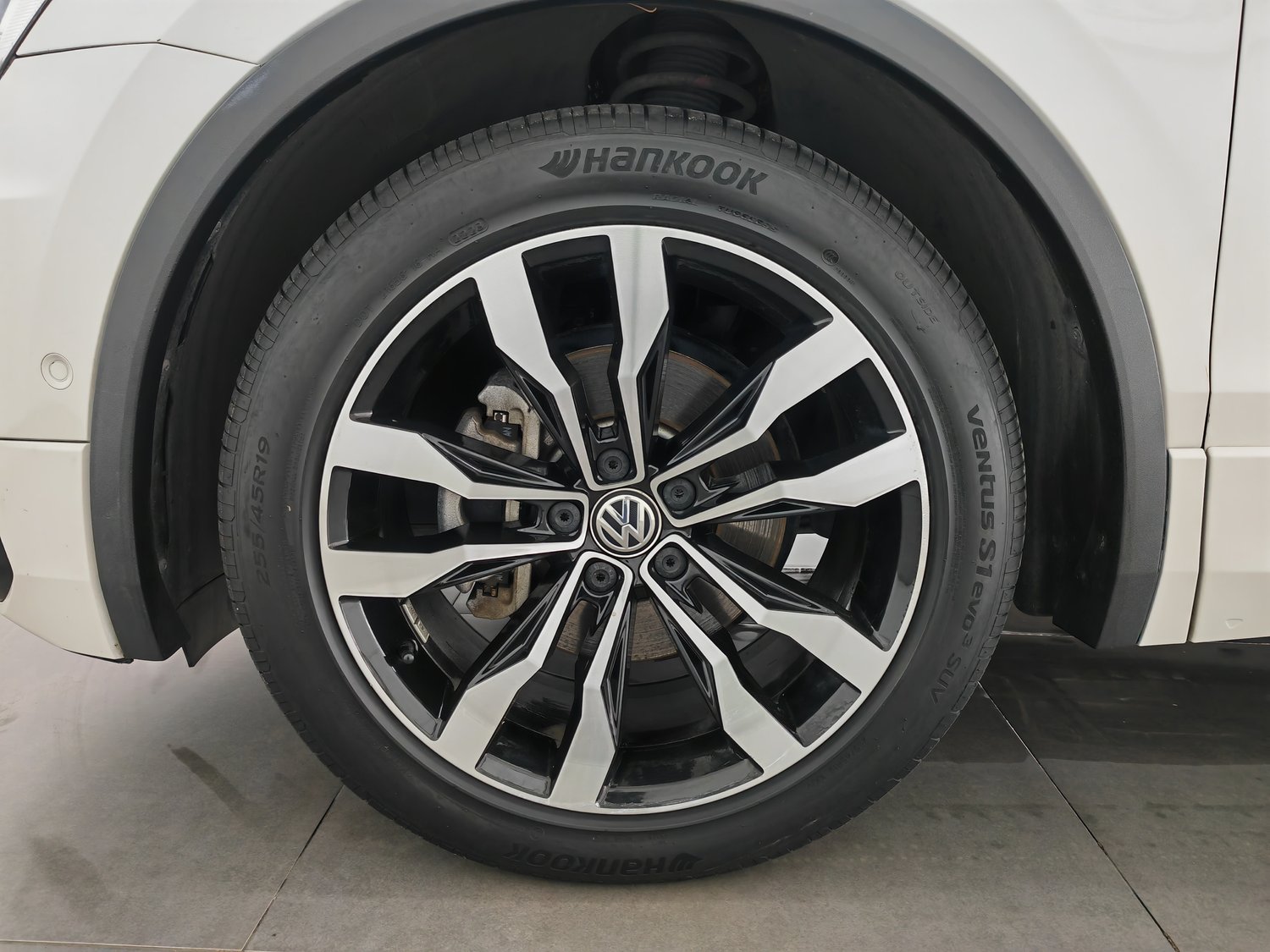 Used Volkswagen Tiguan L 2021 2.0 AT
