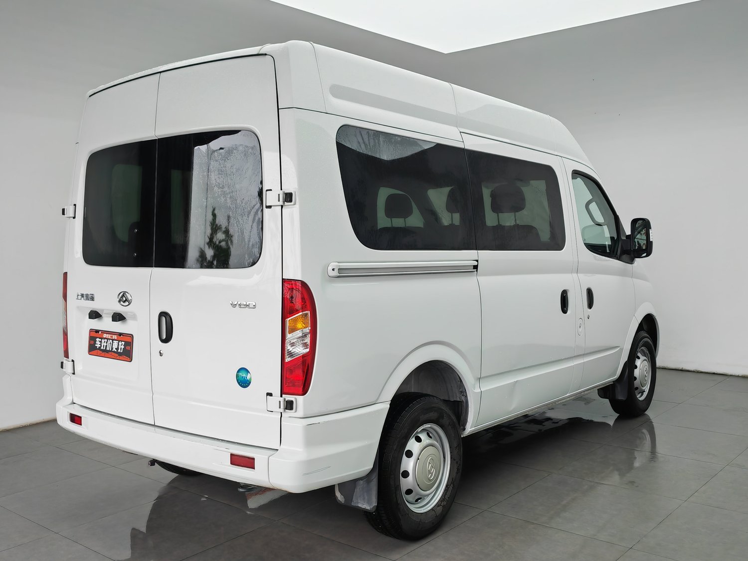 Used SAIC MAXUS V80 2024 2.0 MT