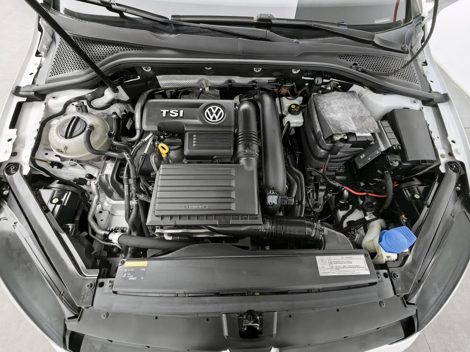 Used Volkswagen Golf 2016 1.4 AT