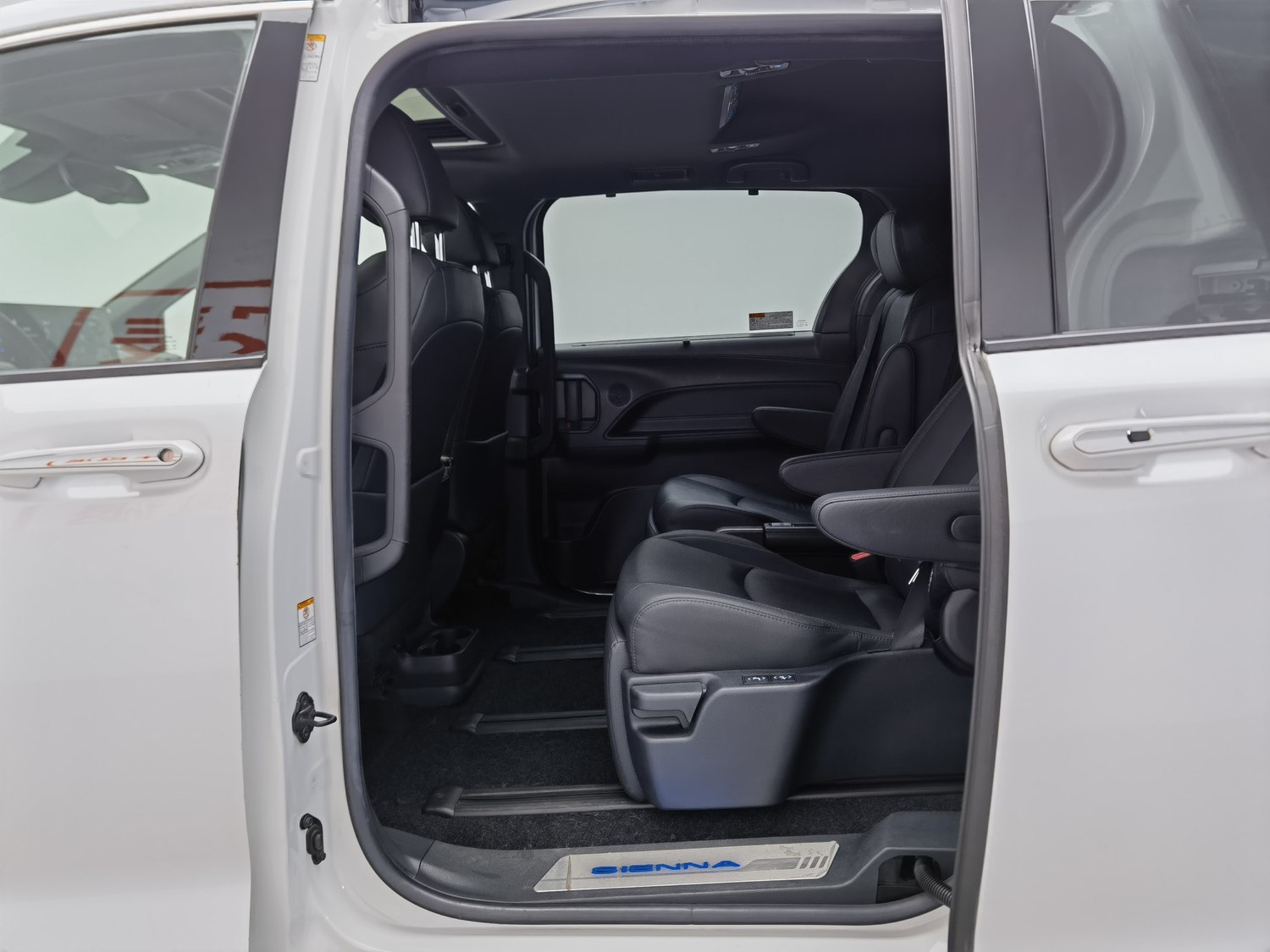 Used Toyota Sienna 2021 2.5 AT