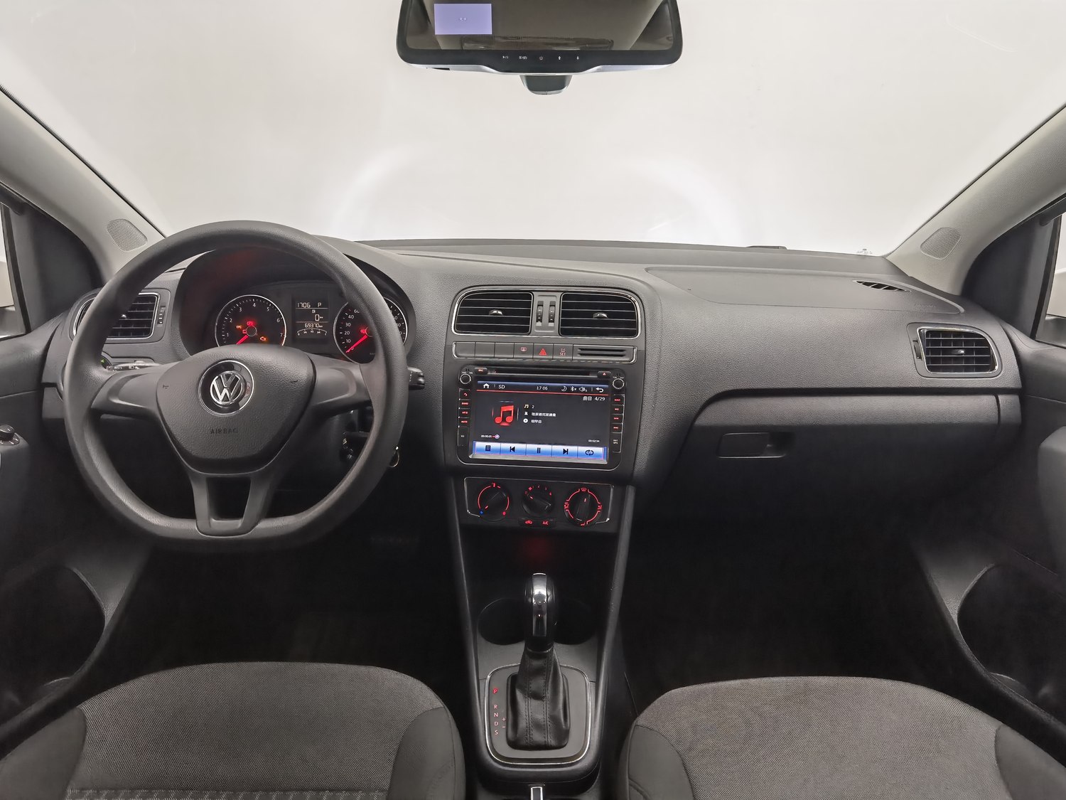 Used Volkswagen Polo 2014 1.4 AT