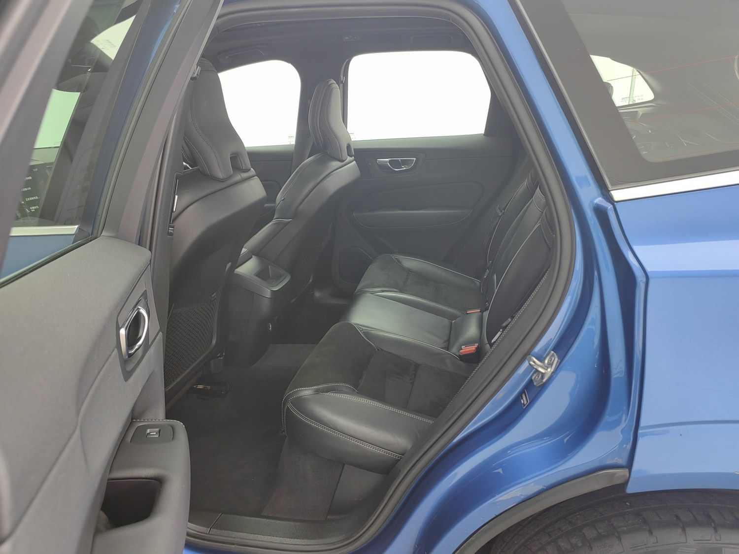 Used Volvo XC60 2019 2.0 AT