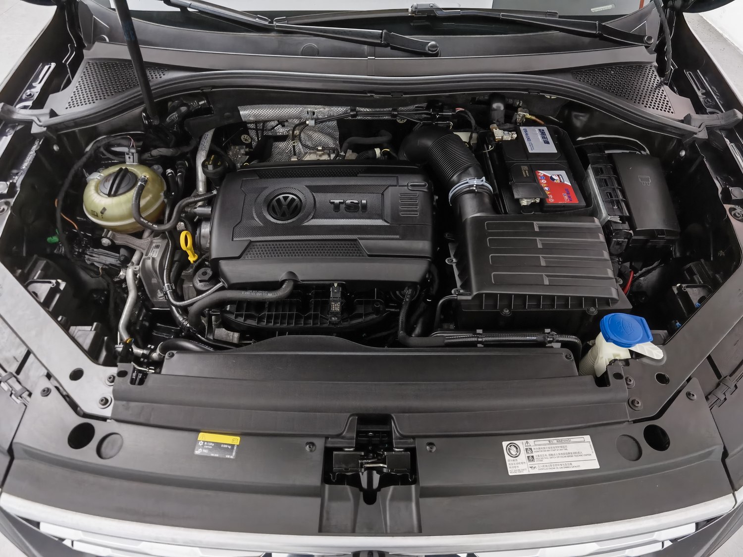 Used Volkswagen Tiguan L 2021 2.0 AT