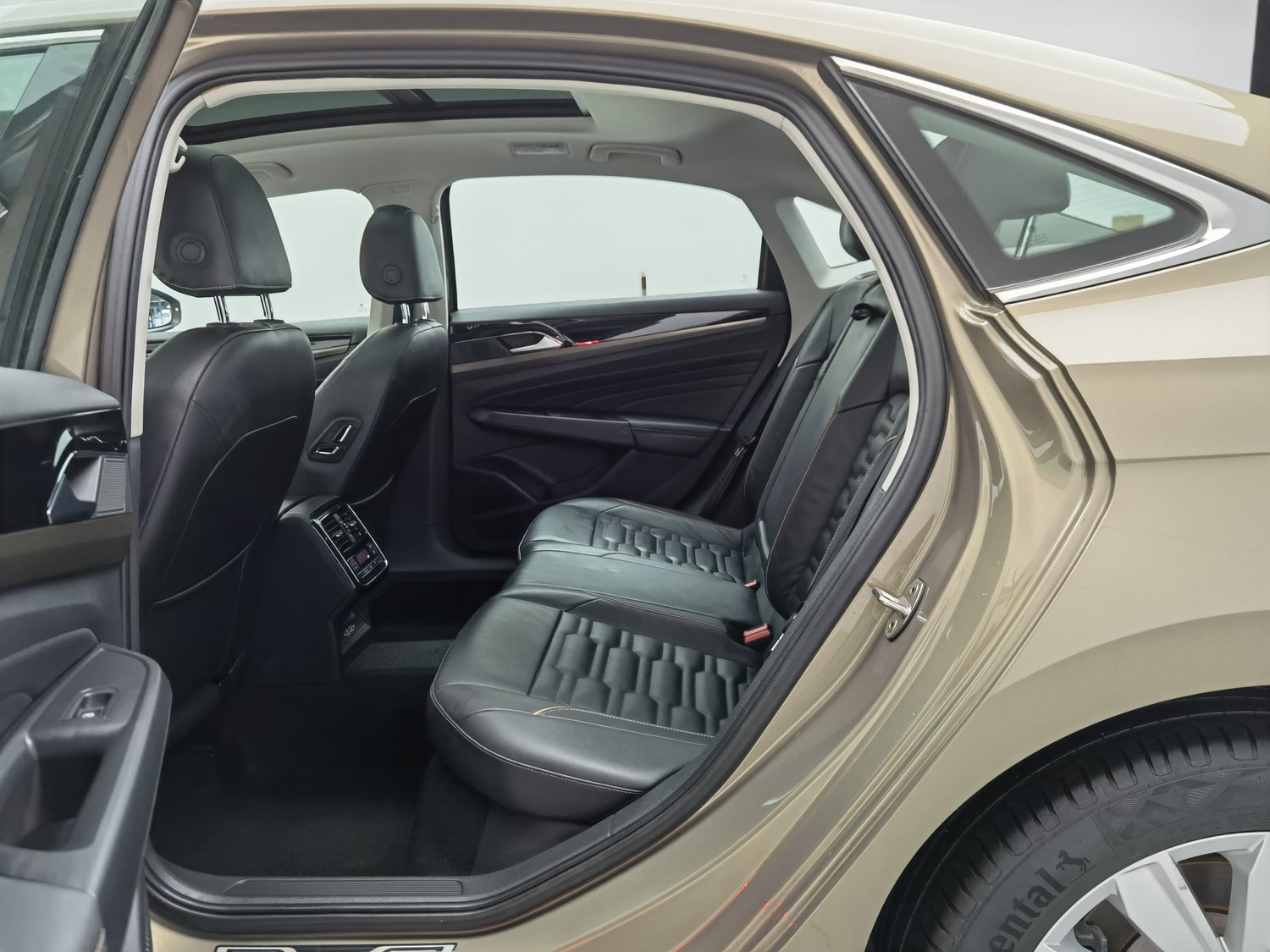 Used Volkswagen Passat 2019 2.0 AT