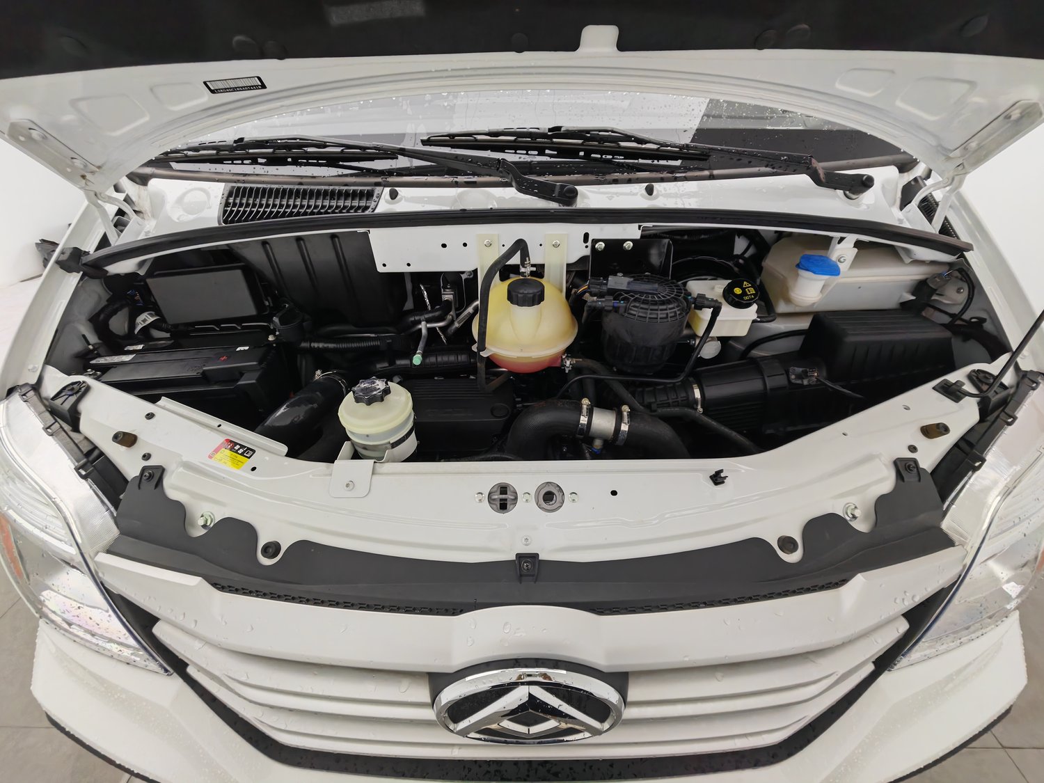 Used SAIC MAXUS V80 2024 2.0 MT