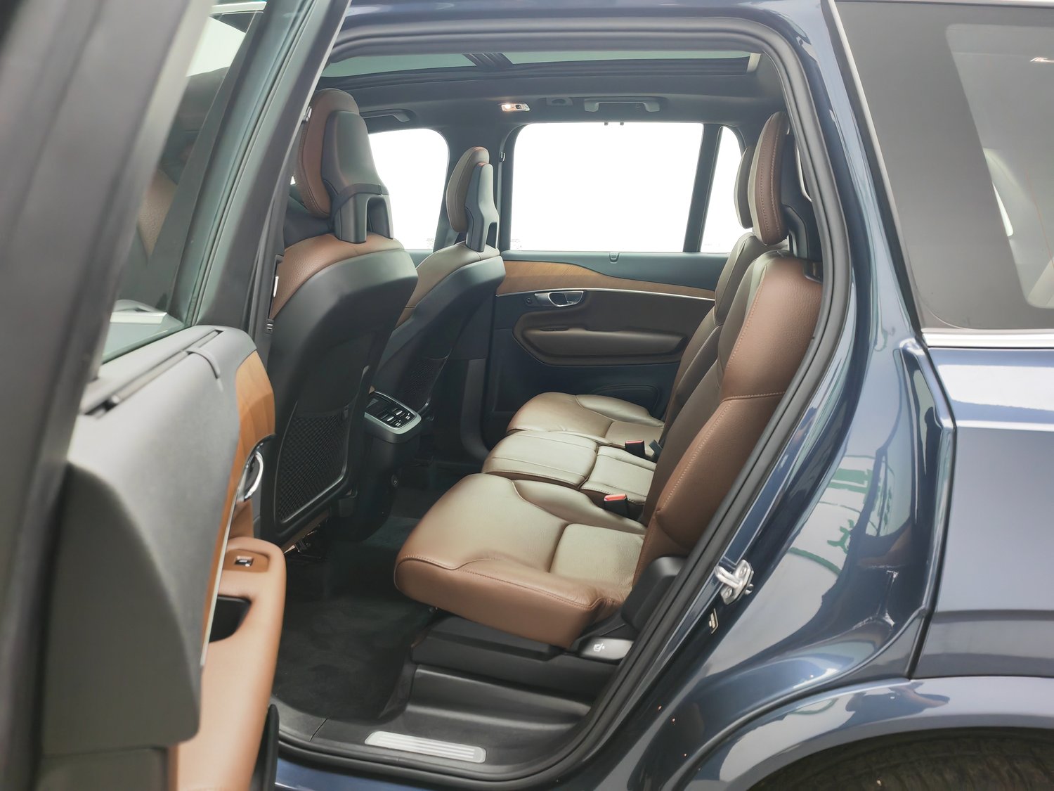 Used Volvo XC90 2022 2.0 AT
