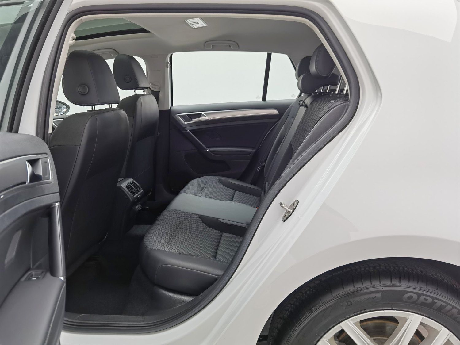 Used Volkswagen Golf 2019 1.4 AT