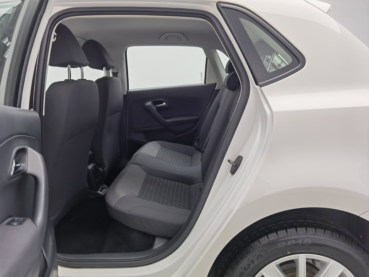 Used Volkswagen Polo 2014 1.4 AT
