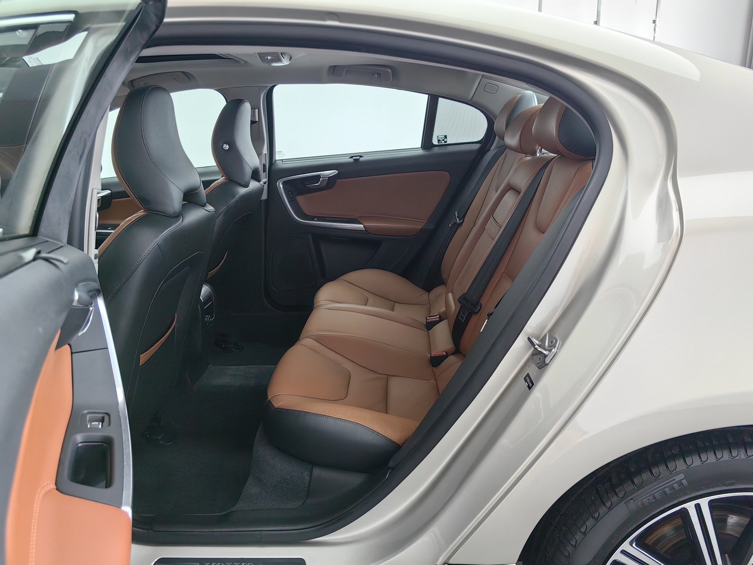 Used Volvo S60 2019 2.0 AT