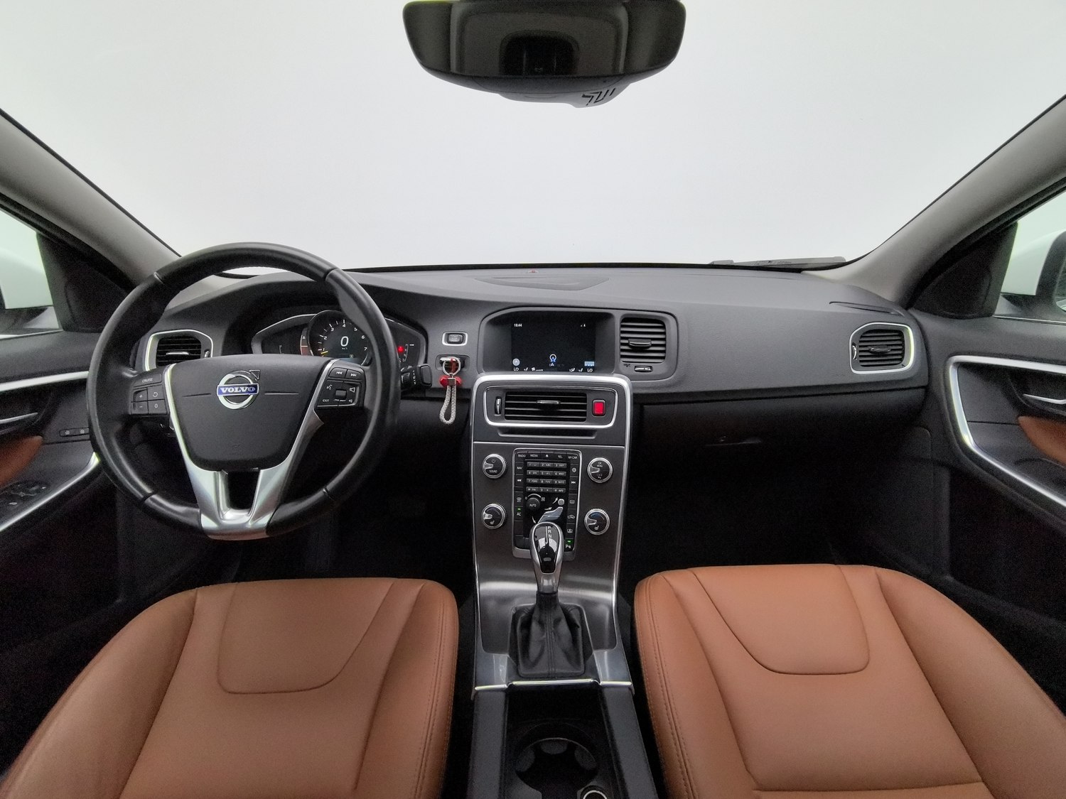 Used Volvo S60 2015 2.0 AT