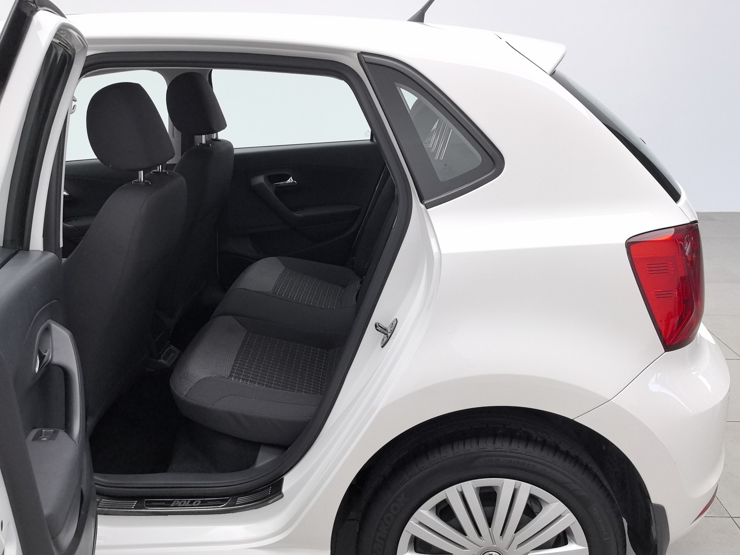 Used Volkswagen Polo 2018 1.5 AT