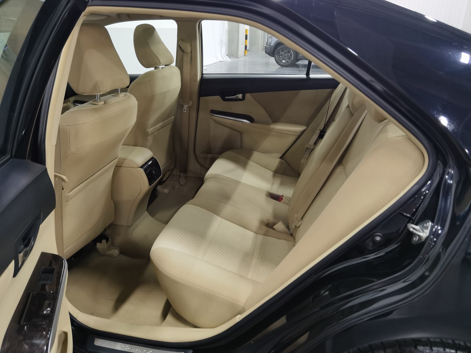 Used Toyota Camry 2015 2.0 AT