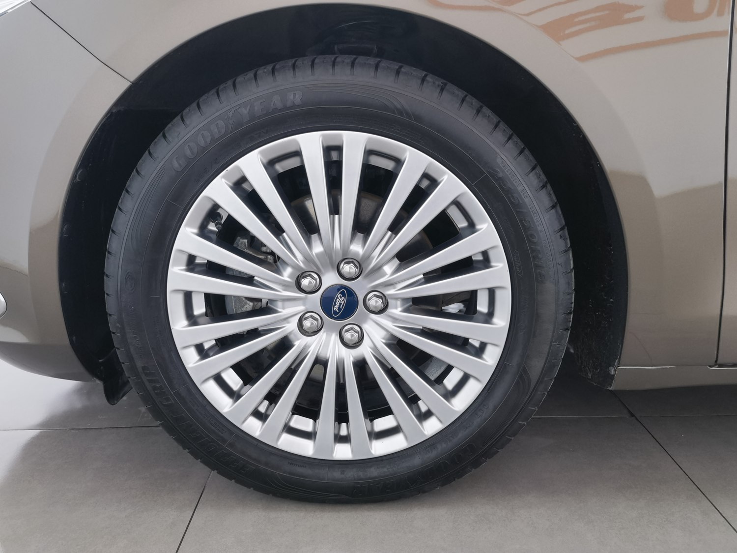 Used Ford Taurus 2015 2.0 AT