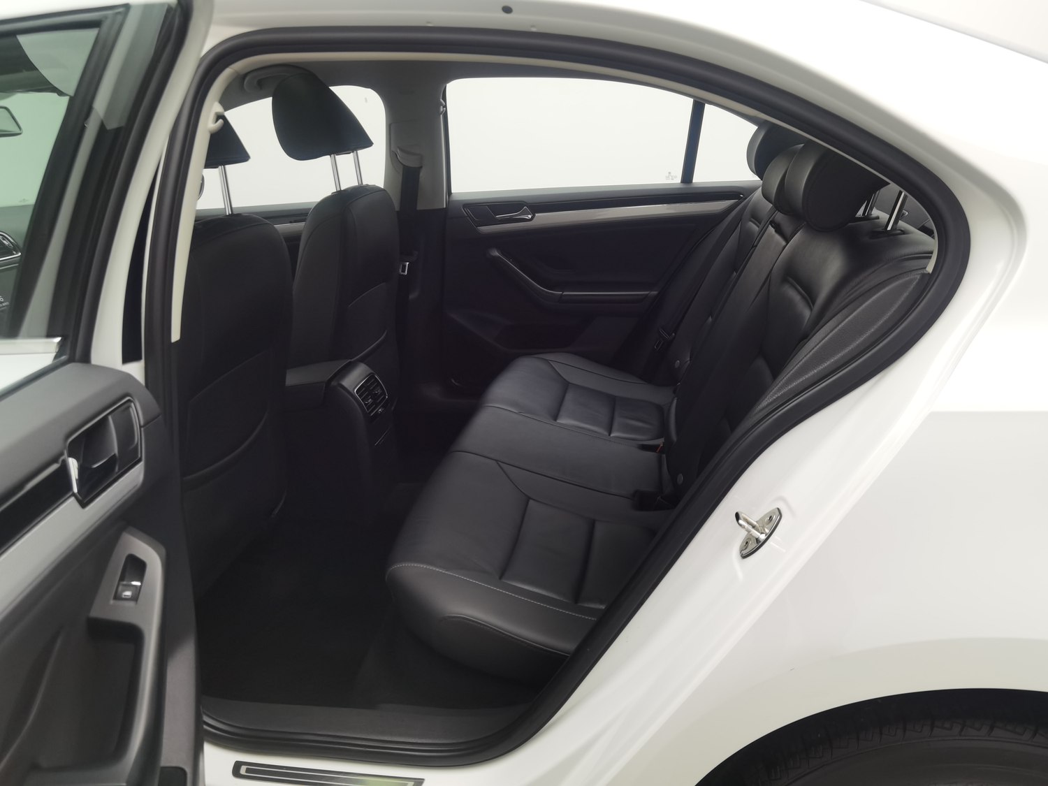 Used Volkswagen Sagitar 2017 1.6 MT