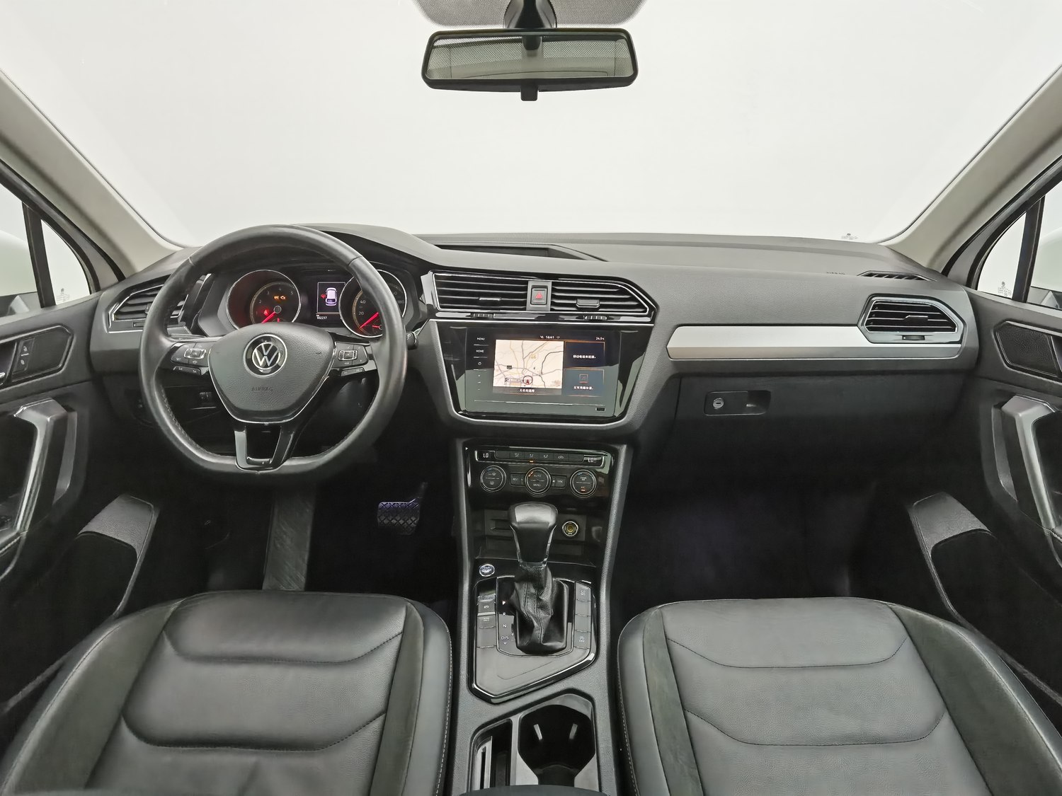 Used Volkswagen Tiguan L 2021 2.0 AT