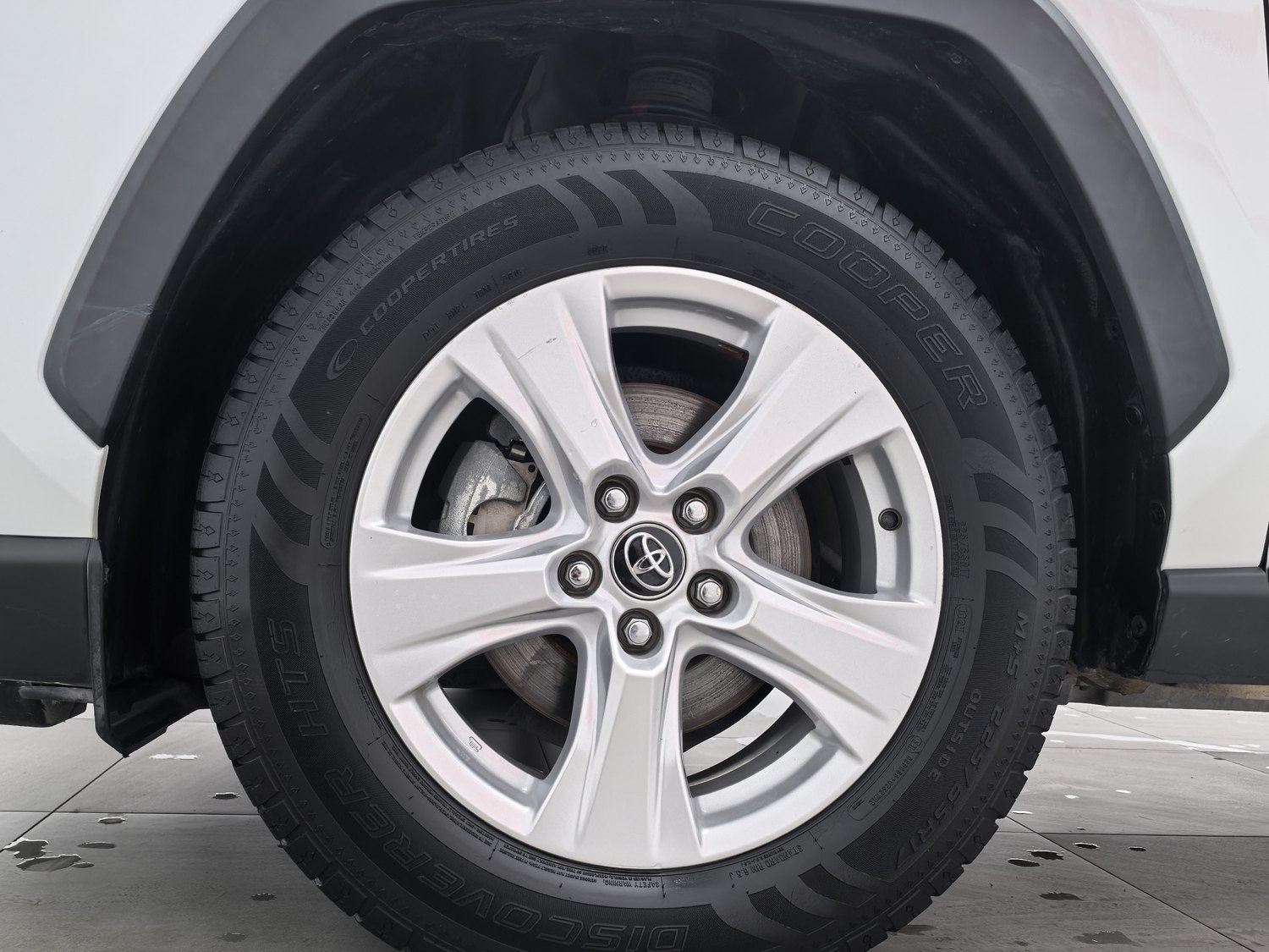 Used Toyota RAV4 2023 2.0 AT