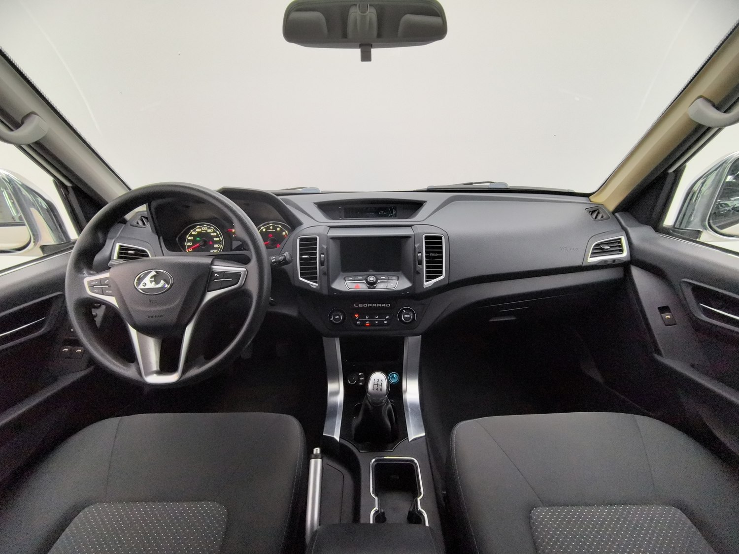 Used Leopaard Q6 2015 2.4 MT