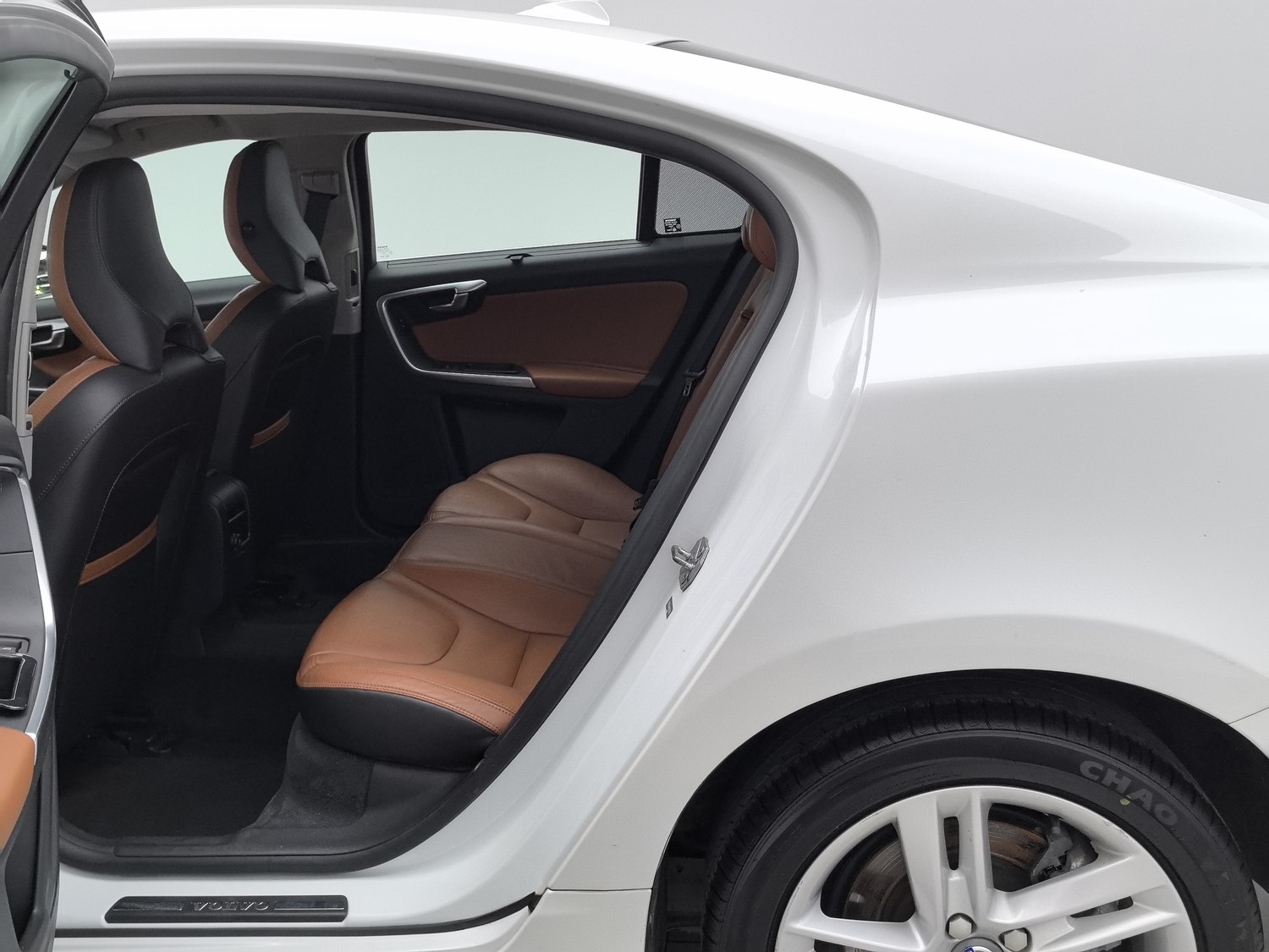 Used Volvo S60 2015 2.0 AT