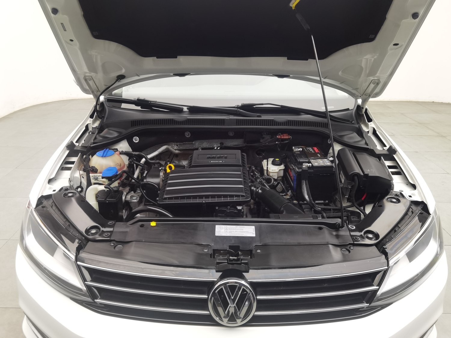 Used Volkswagen Sagitar 2017 1.6 MT