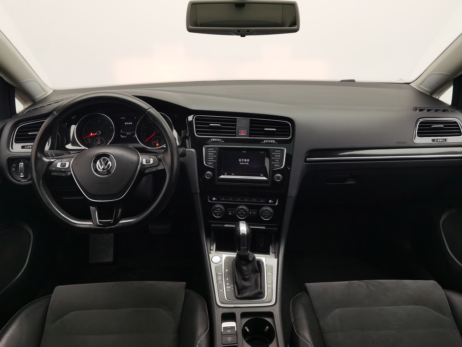Used Volkswagen Golf 2015 1.4 AT