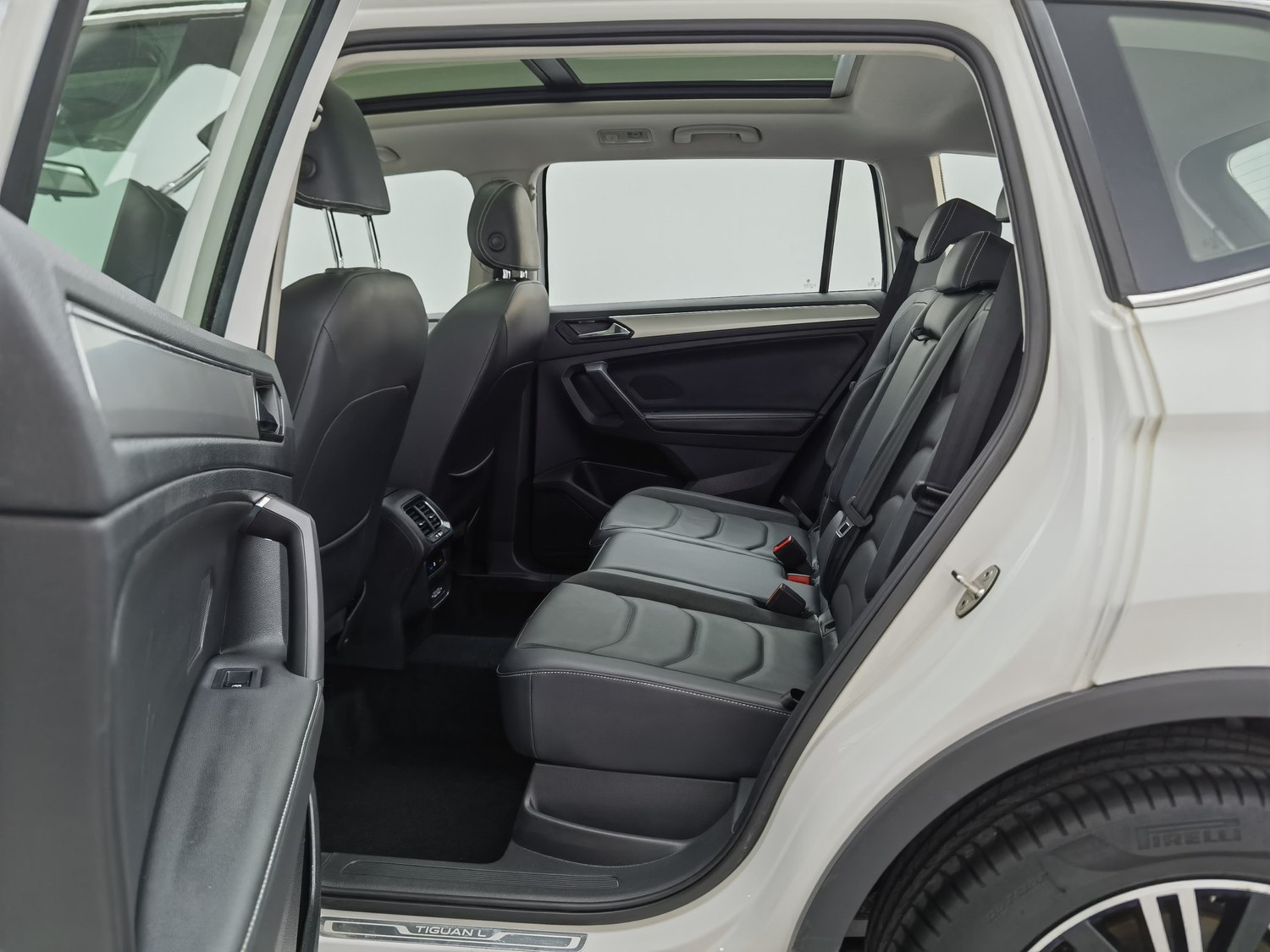 Used Volkswagen Tiguan L 2021 2.0 AT