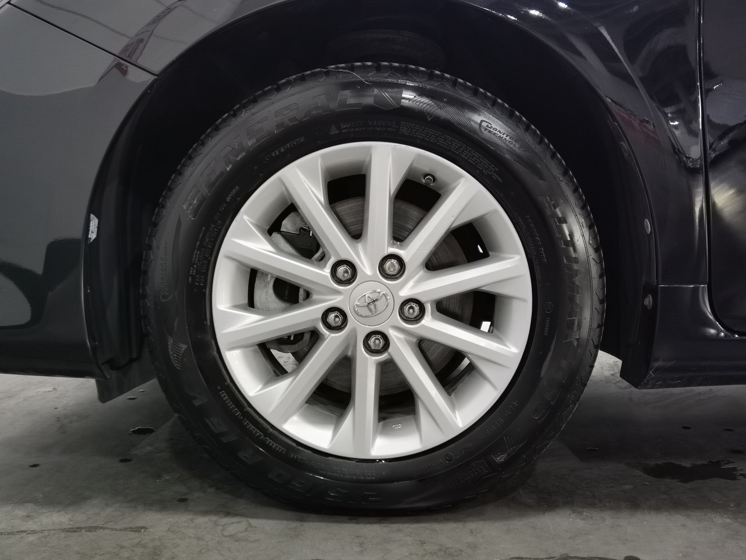 Used Toyota Camry 2015 2.0 AT