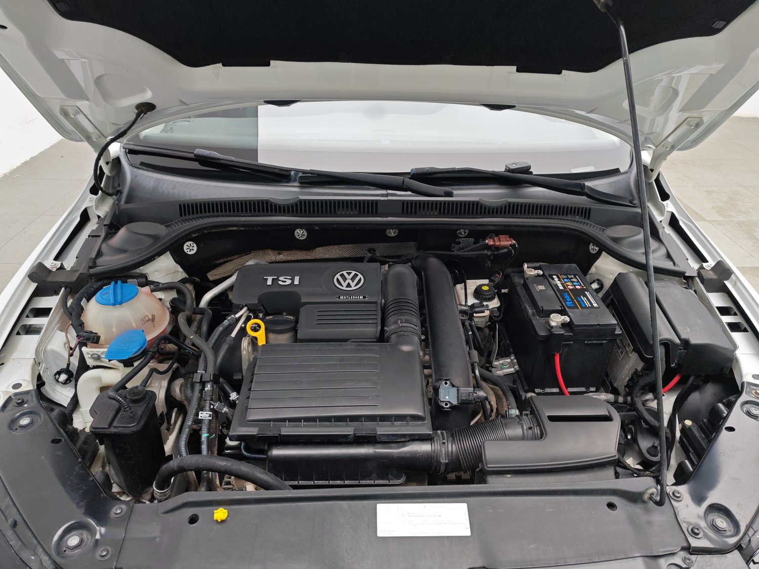 Used Volkswagen Sagitar 2017 1.4 AT