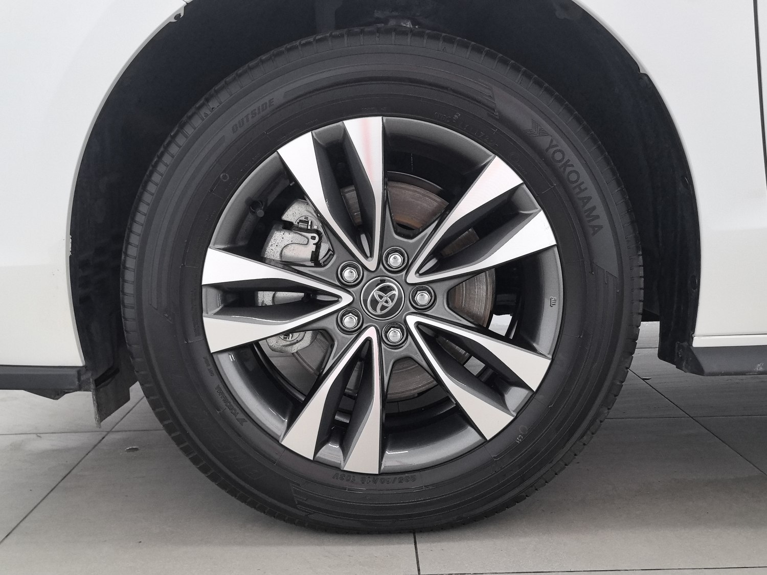 Used Toyota Granvia 2024 2.5 AT