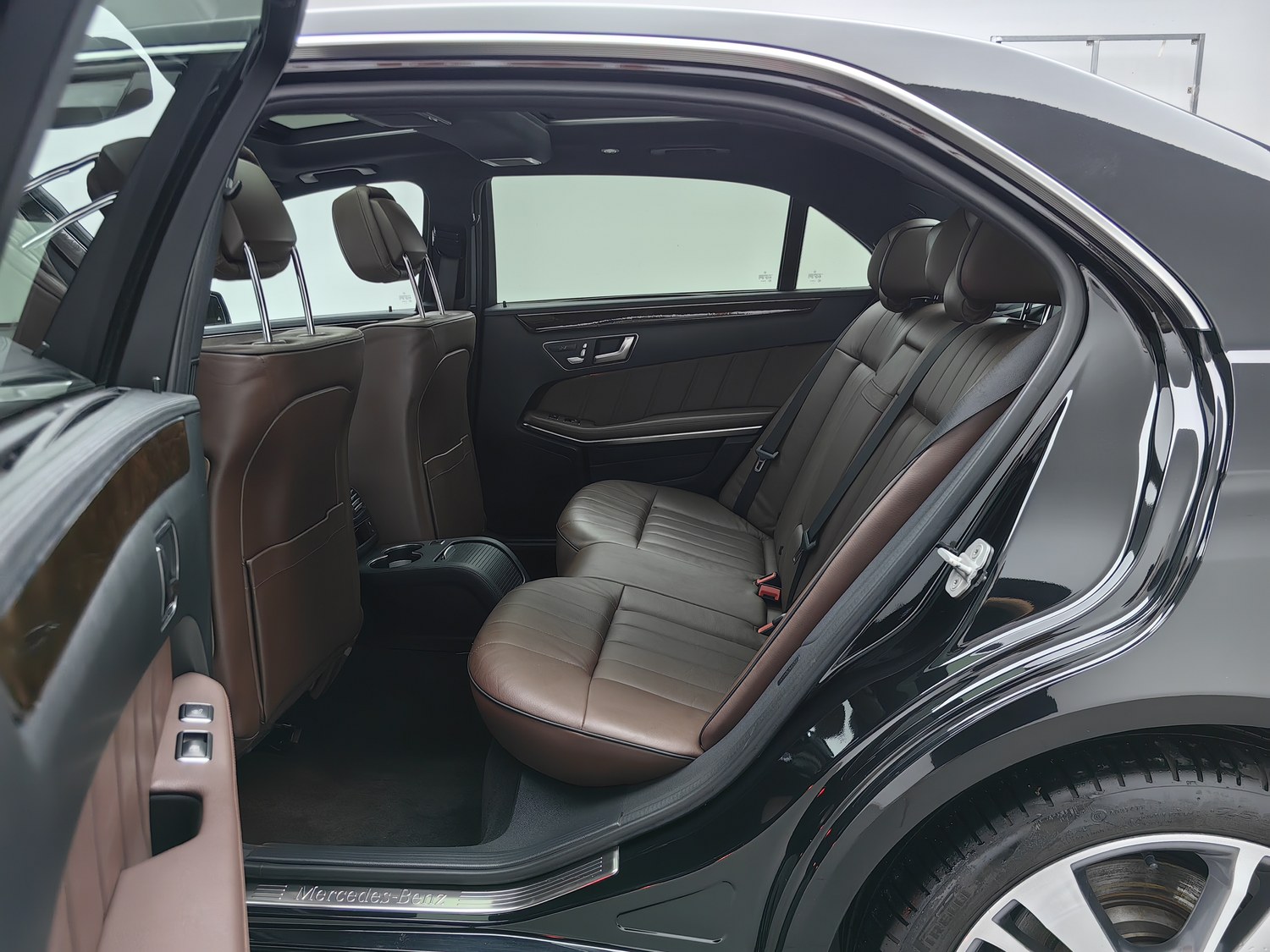 Used Mercedes-Benz E-Class 2015 3.0 AT