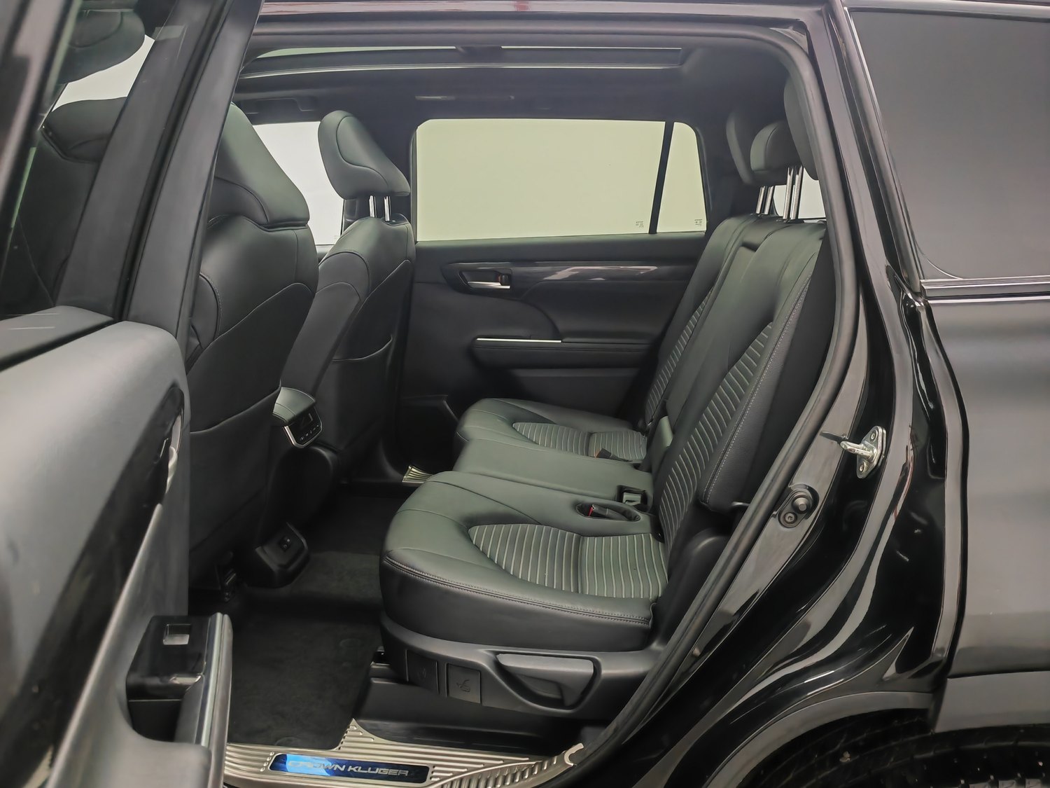 Used Toyota Crown Kluger 2022 2.0 AT