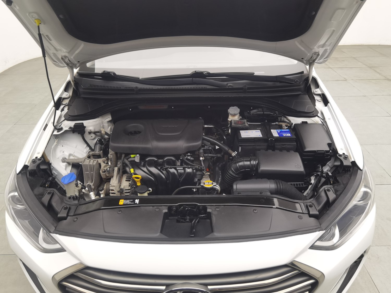 Used Hyundai Elantra 2016 1.6 AT