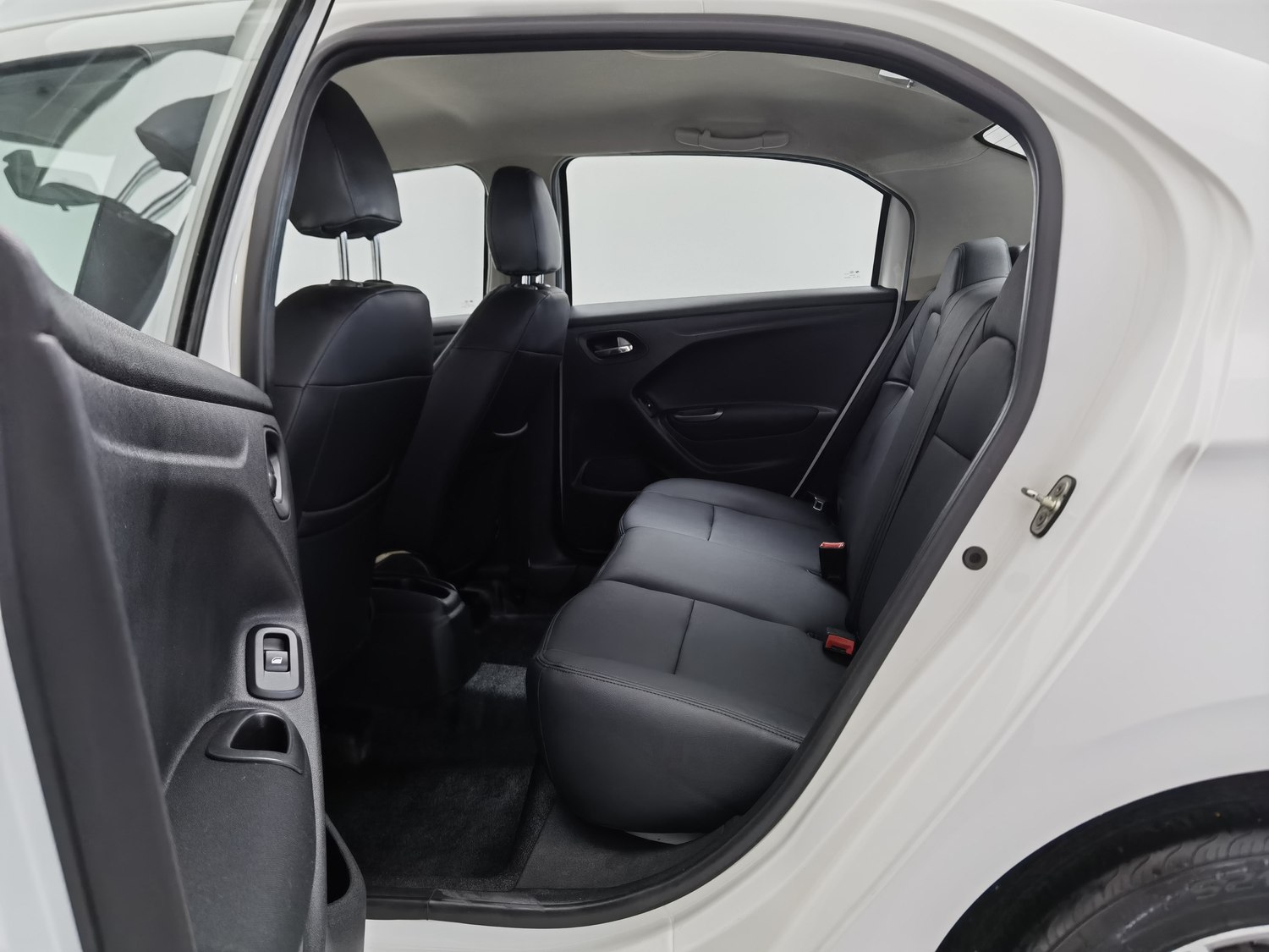 Used Peugeot 301 2016 1.6 AT