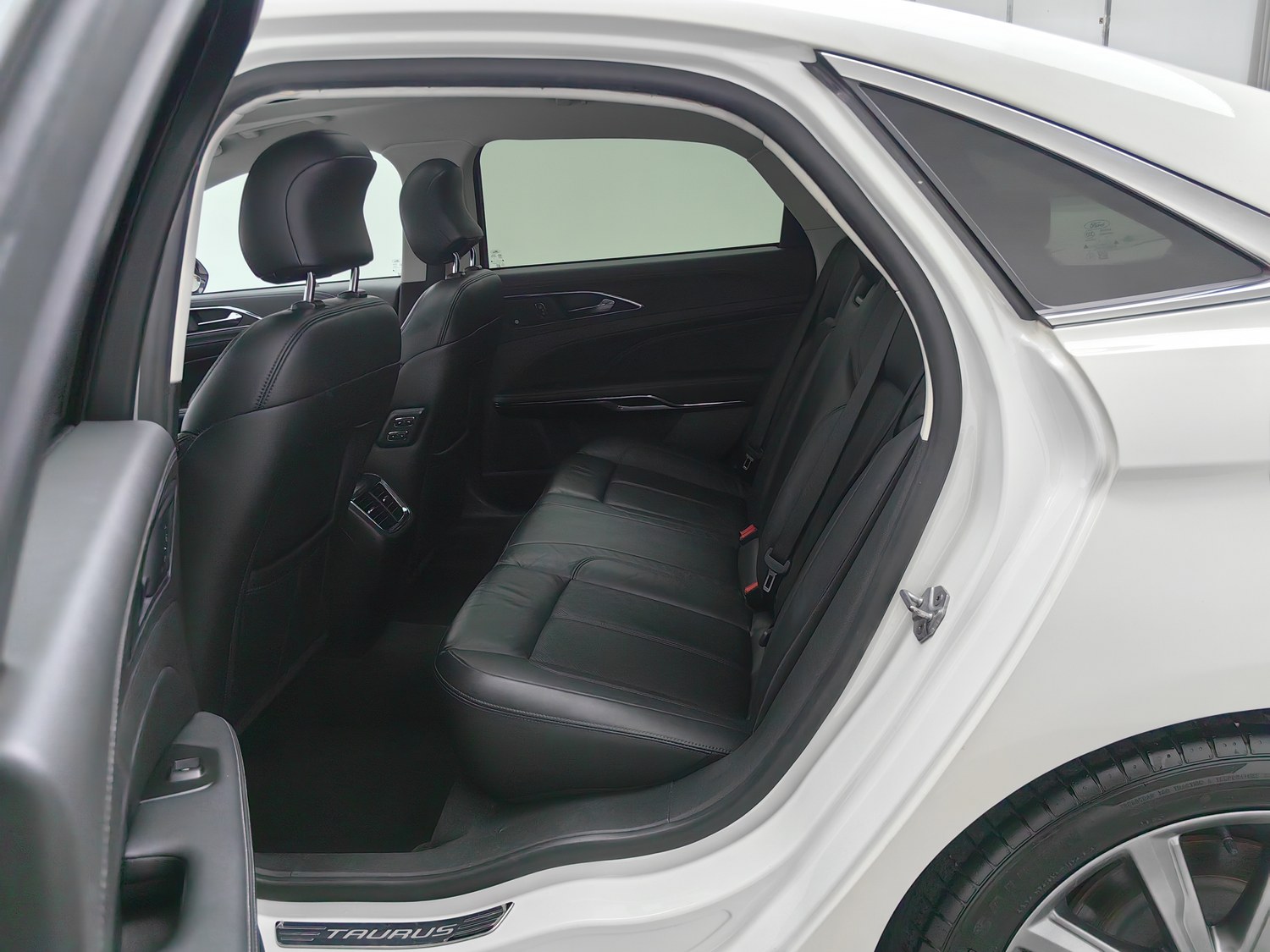 Used Ford Taurus 2019 2.0 AT