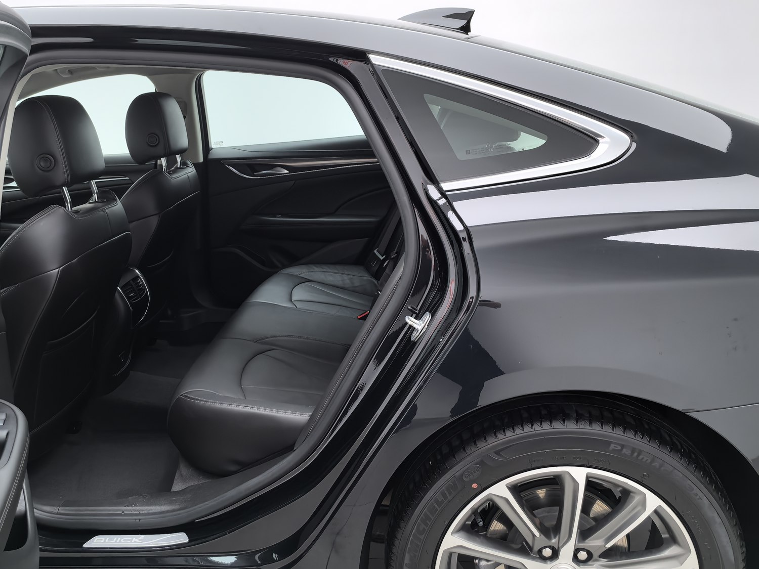 Used Buick LaCrosse 2022 2.0 AT