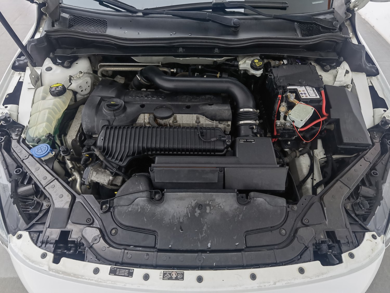 Used Volvo V40 2014 2.0 AT