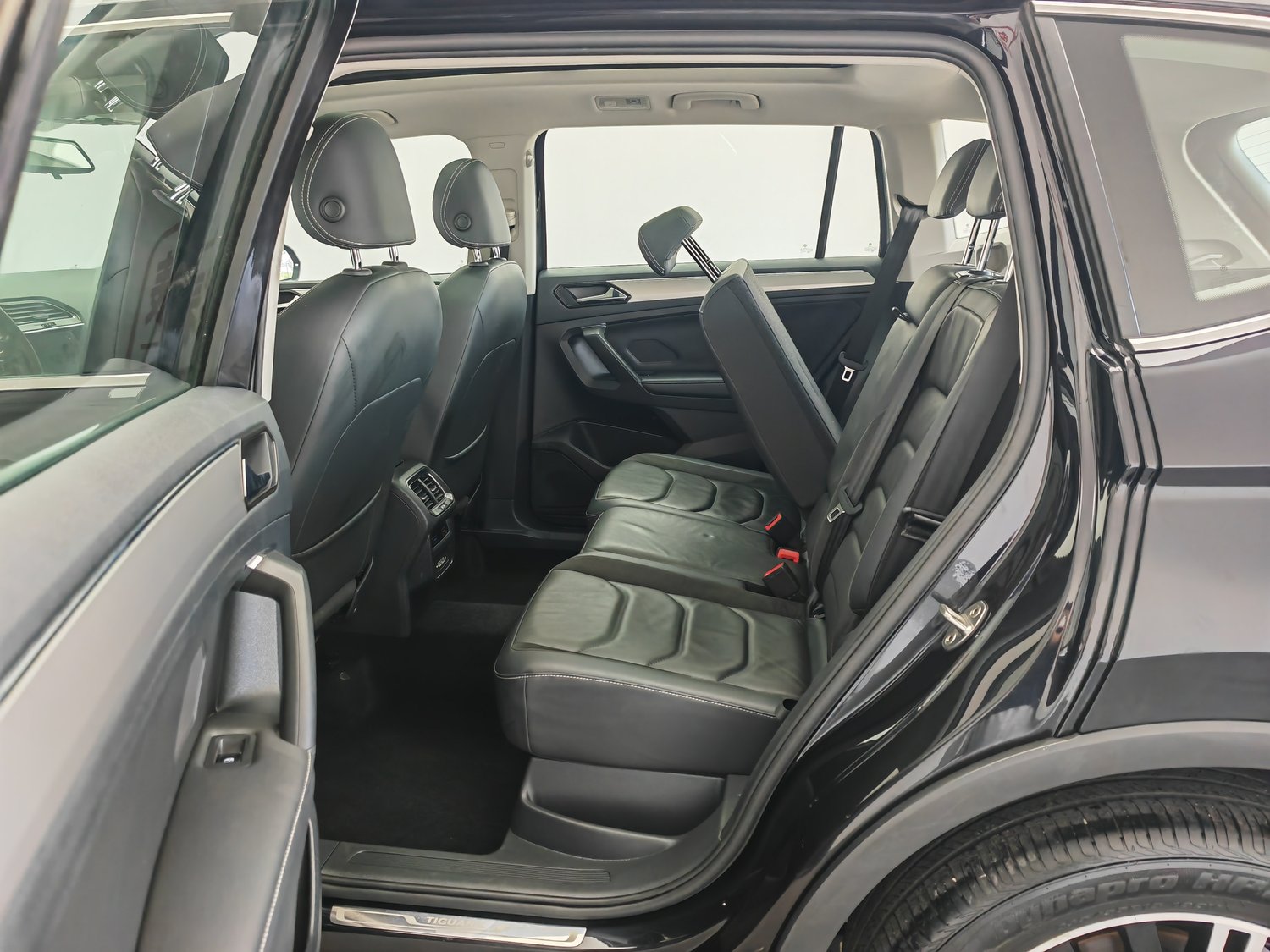 Used Volkswagen Tiguan L 2020 2.0 AT
