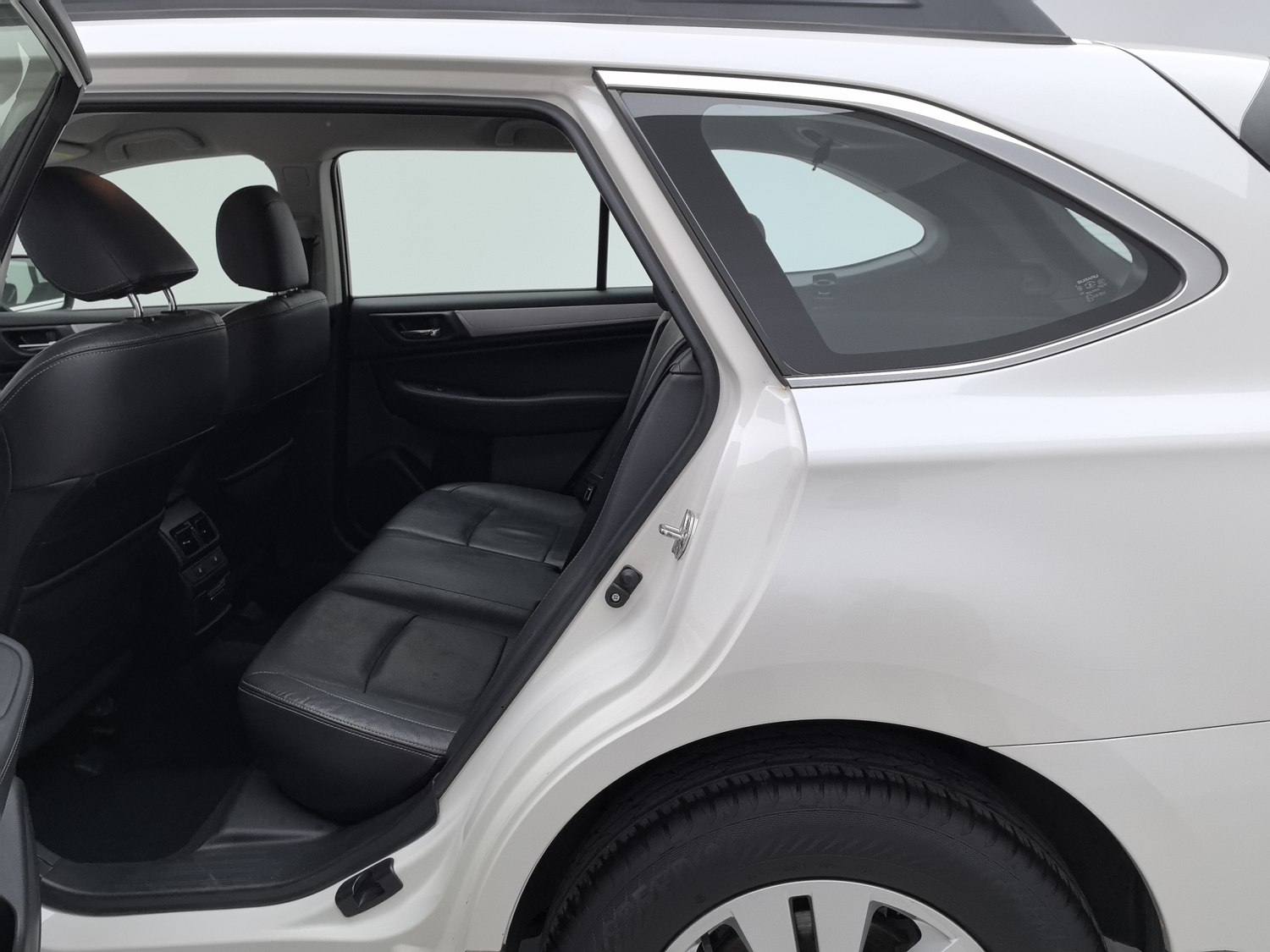Used Subaru Outback 2016 2.5 AT