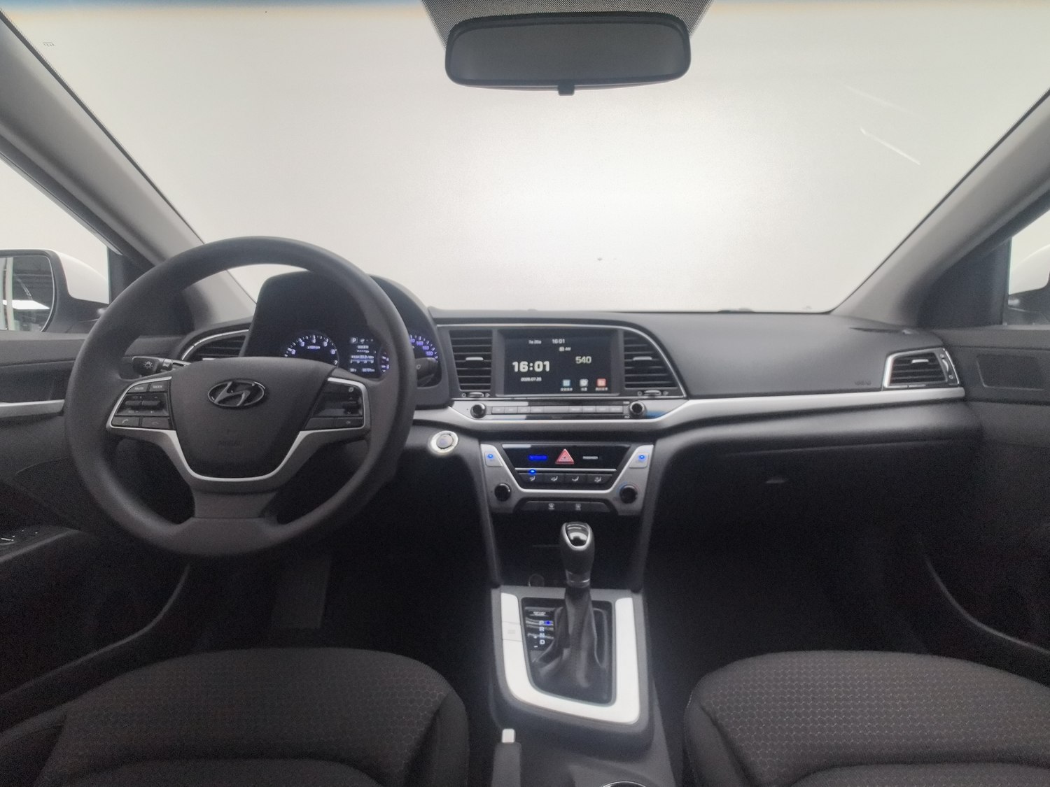 Used Hyundai Elantra 2016 1.6 AT
