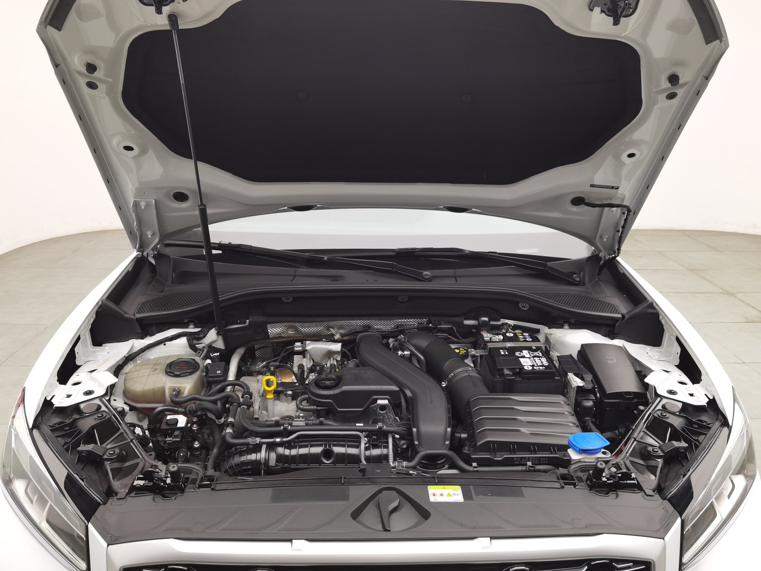Used Audi Q2L 2023 1.5 AT