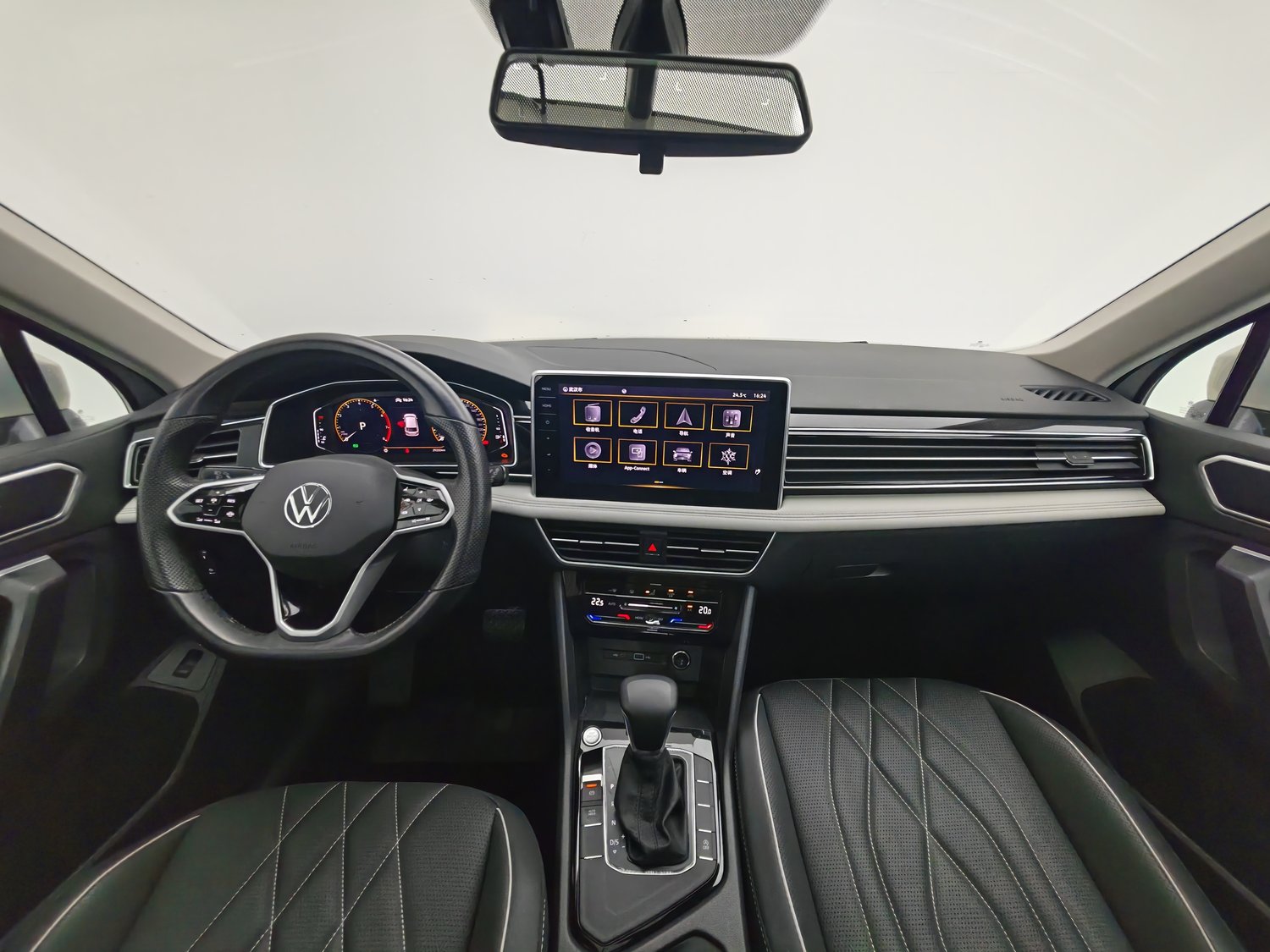 Used Volkswagen Tiguan L 2022 2.0 AT