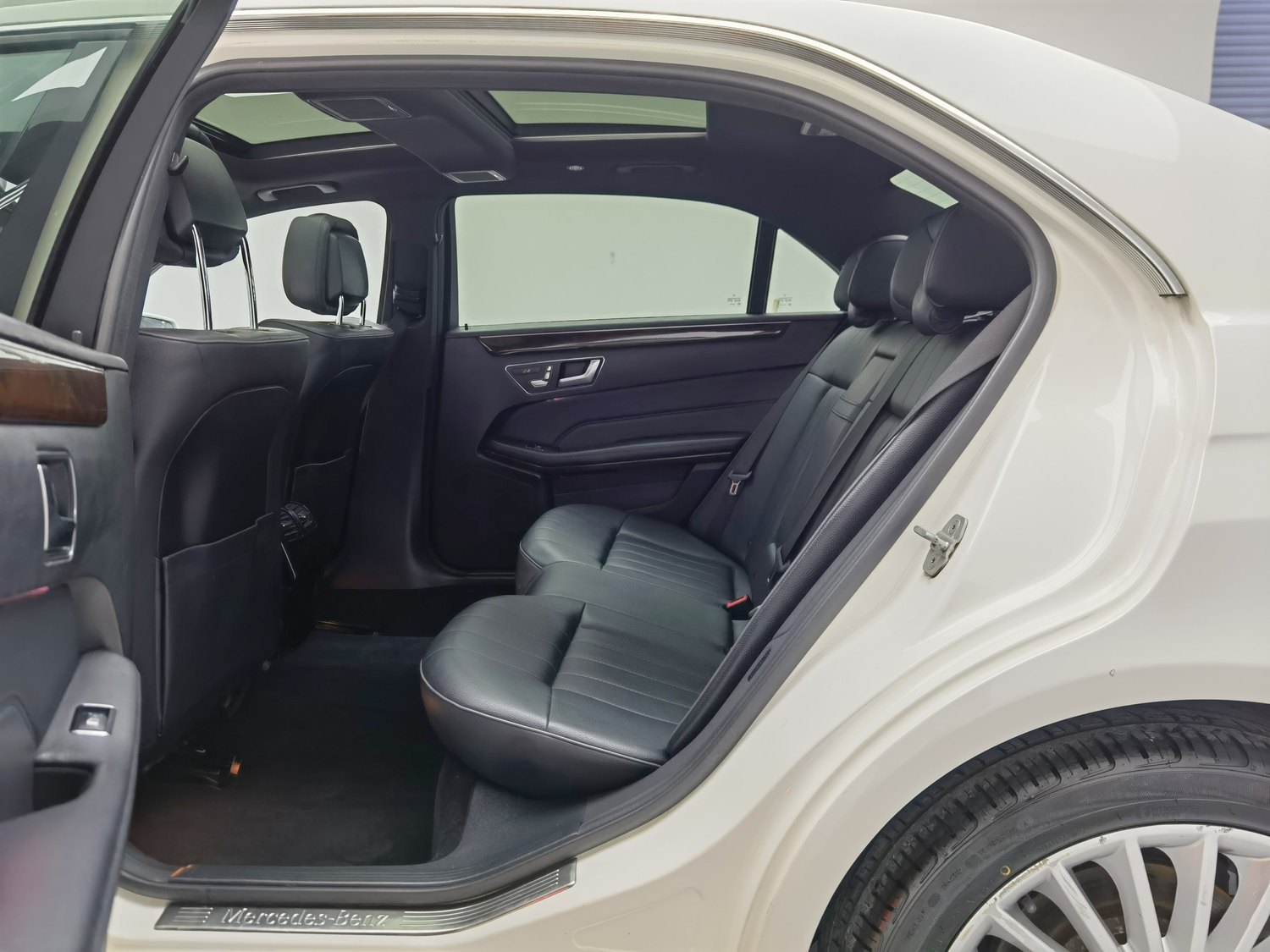 Used Mercedes-Benz E-Class 2015 2.0 AT