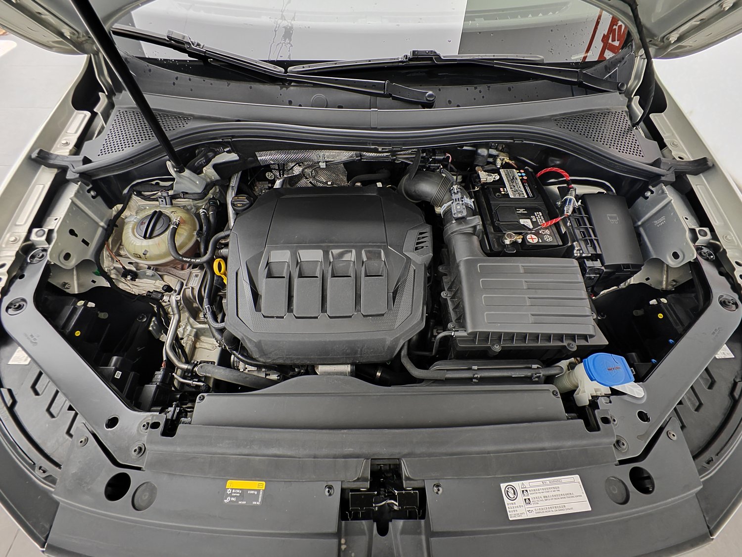 Used Volkswagen Tiguan L 2022 2.0 AT