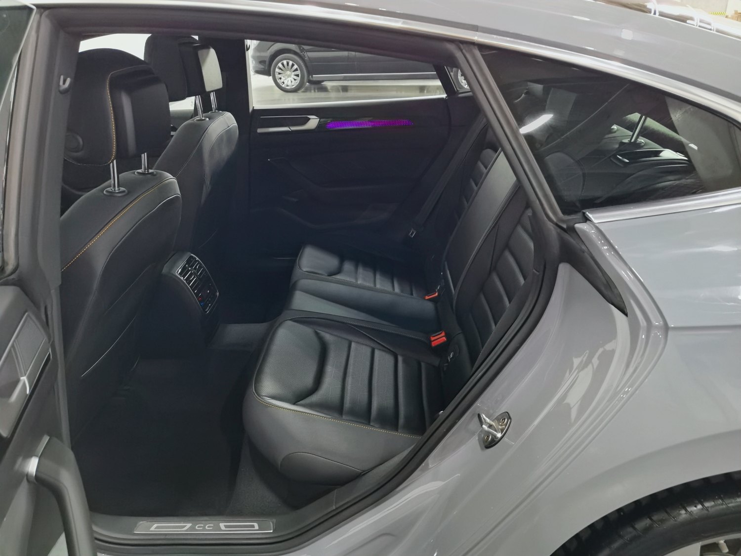 Used Volkswagen CC 2024 2.0 AT
