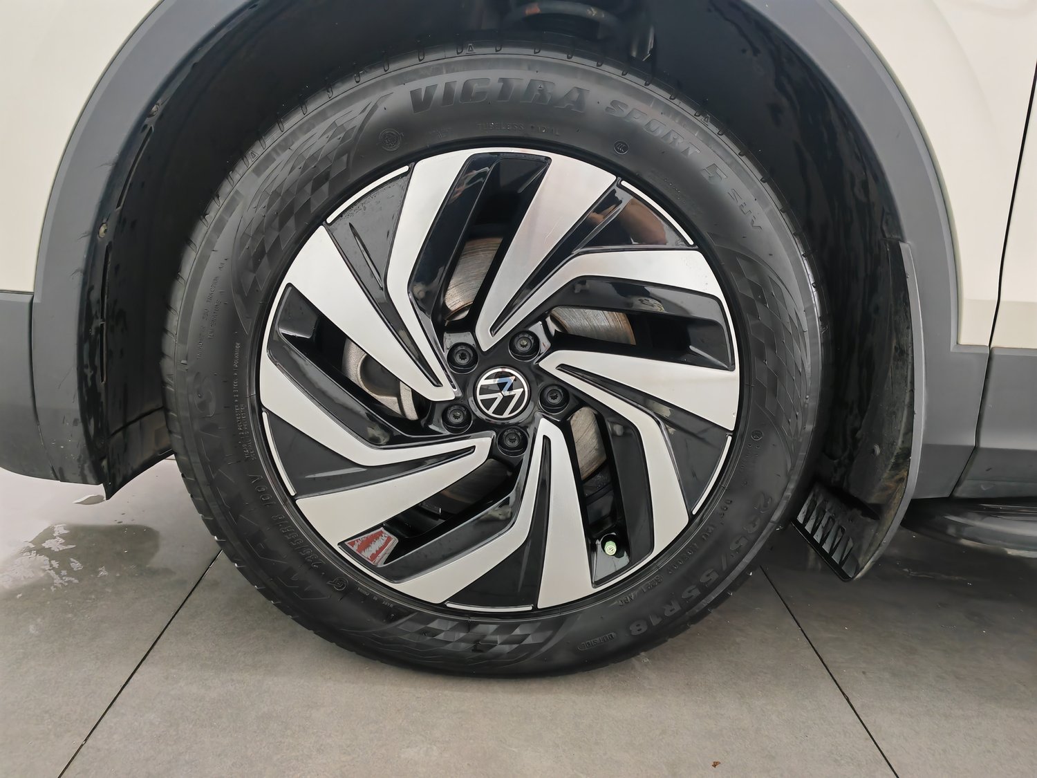 Used Volkswagen Tiguan L 2022 2.0 AT
