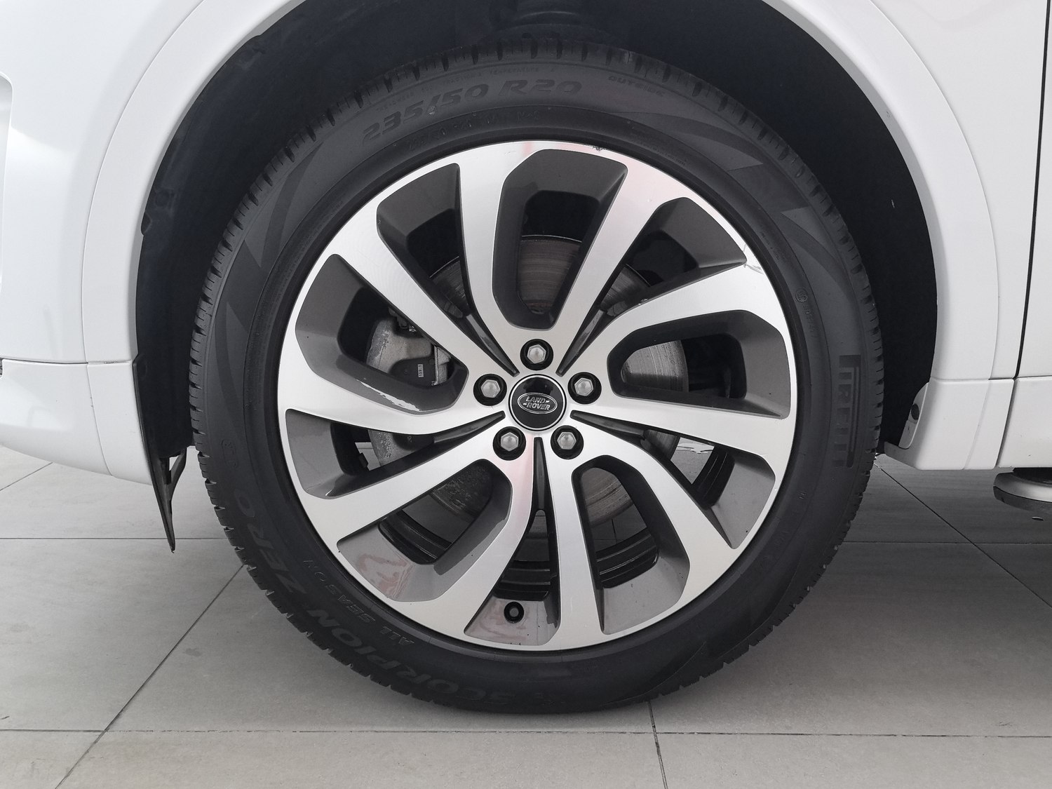 Used Land Rover Discovery 2022 2.0 AT